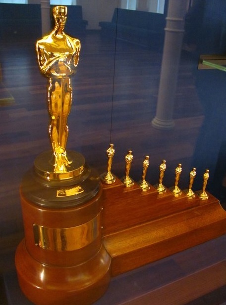 This+is+the+award+Walt+Disney+received+for+Snow+White+and+the+Seven+Dwarfs