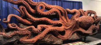 Giant+octopus+wooden+sculpture