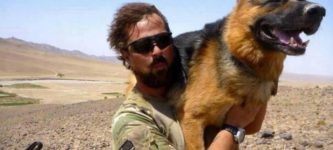 Soldier+carried+his+service+dog+down+a+mountain+because+it+was+117+degrees+and+the+rocks+were+burning+his+paws.