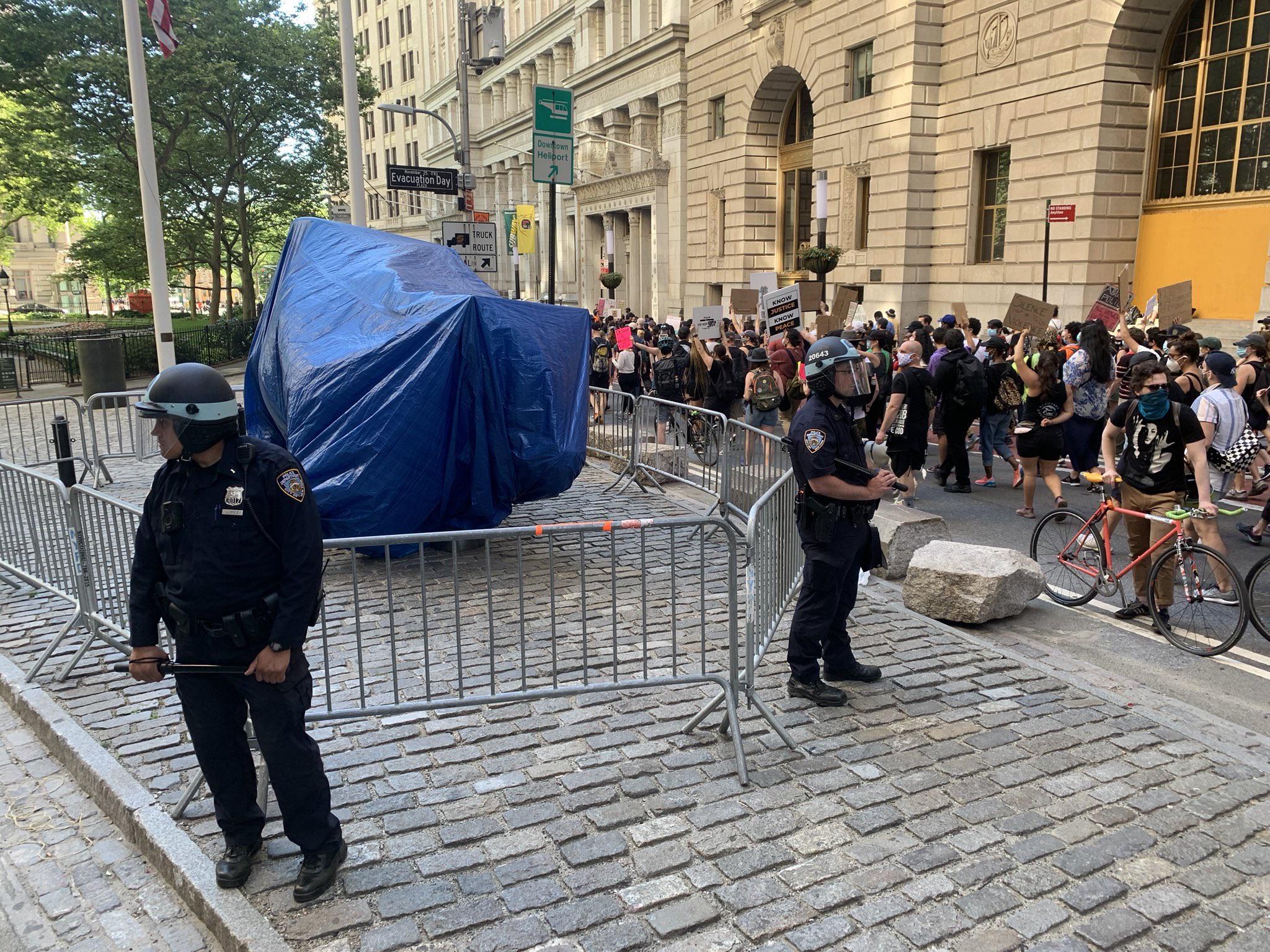 NYPD+protecting+the+Wall+Street+Bull+from+protesters+is+way+too+2020+vibe+for+me.
