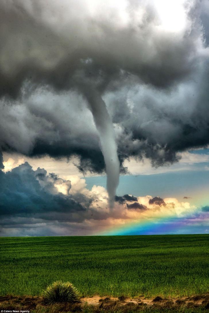 Tornado+next+to+a+rainbow.+Beauty+and+the+beast.