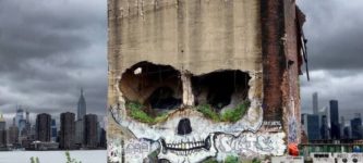 Street+art+graffiti+on+abandoned+building