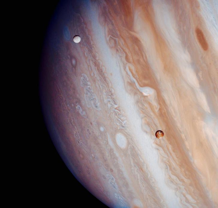 Europa+and+Io+over+Jupiter