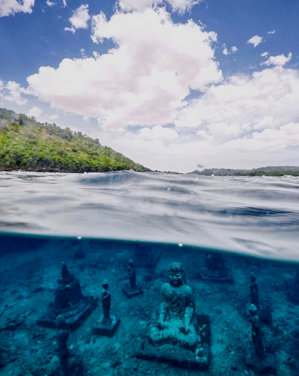 Underwater+Buddha+ruins+off+the+coast+of+Bali.