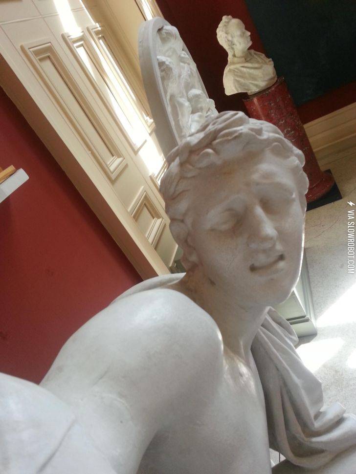 Statue+selfies