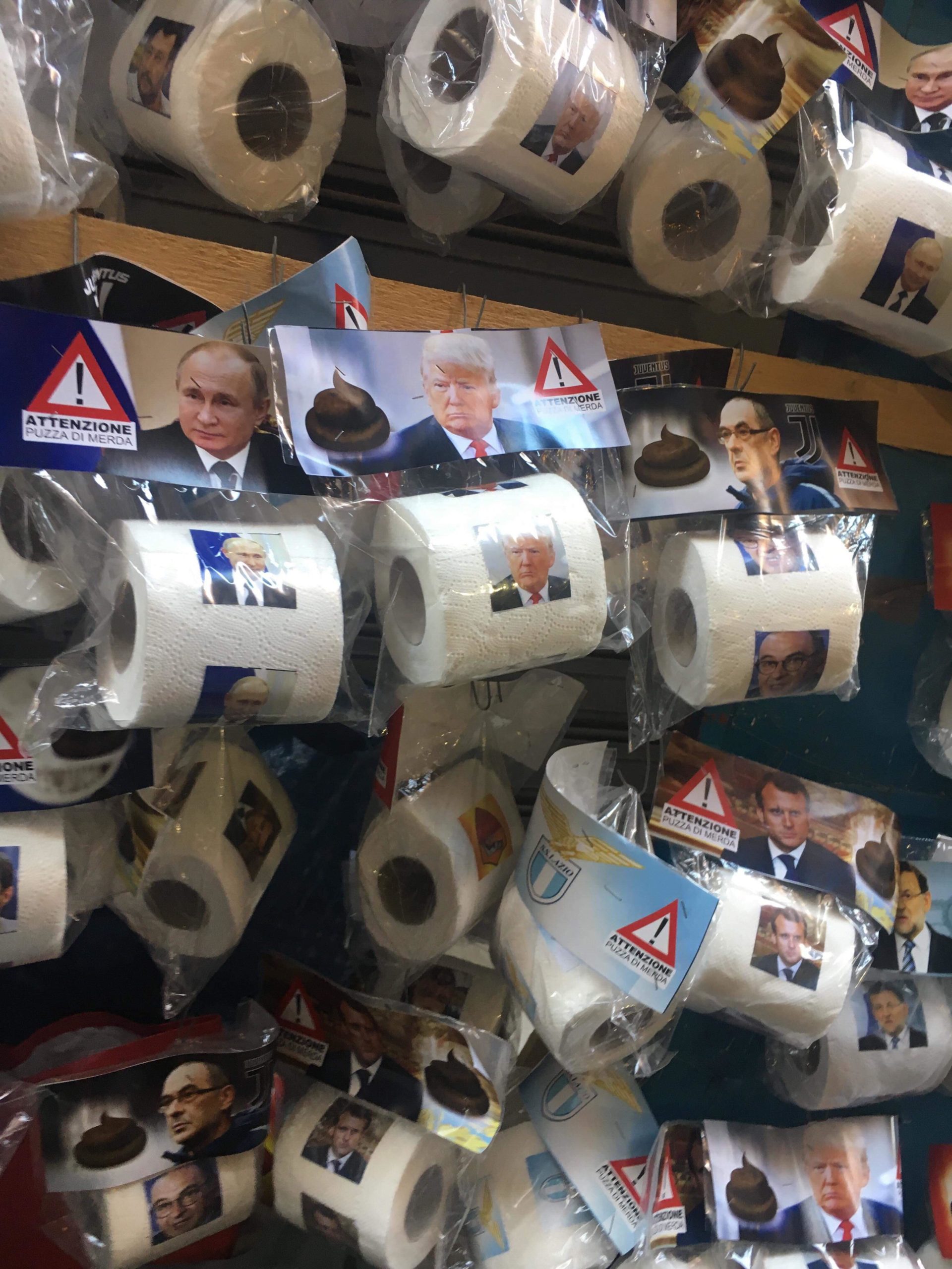 Toilet+paper+store+in+Italy