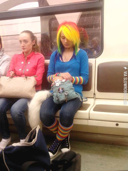 Rainbow+Dash+in+Moscow+Subway