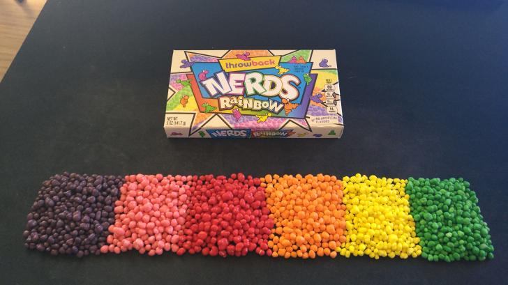 I+sorted+a+pack+of+Nerds+candy+by+their+colour+and+arranged+them+by+the+colour+scale