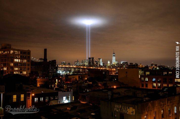 9%2F11+tribute+as+seen+from+Brooklyn