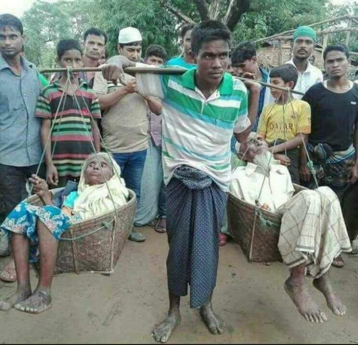 Rohingya+Muslim+man+carried+his+parents+for+nearly+100+miles+to+escape+Burma%26%238217%3Bs+death+squads.