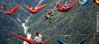 Highliners+take+a+hammock+break+in+the+Italian+Alps