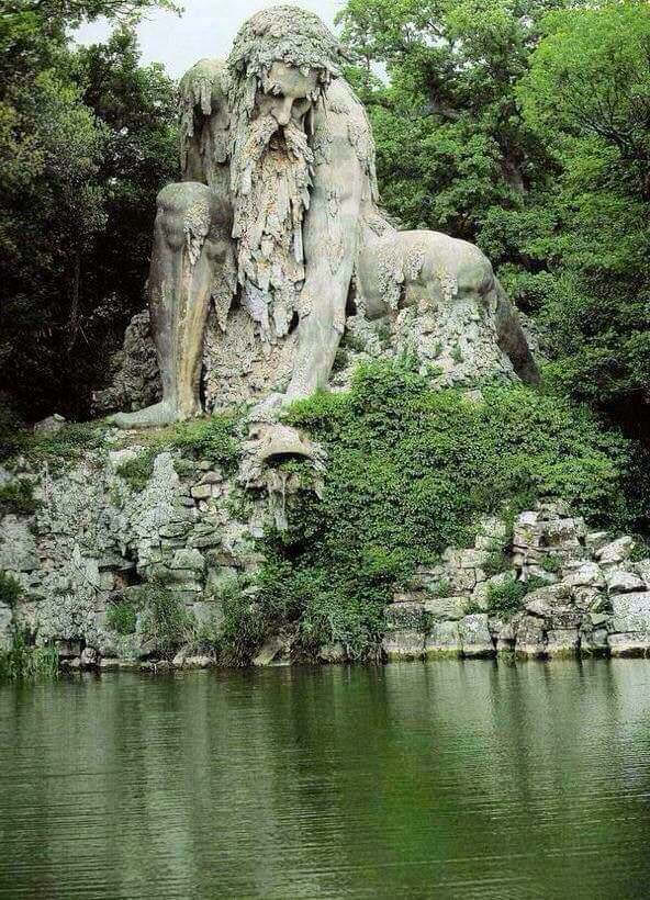 The+Apennine+Colossus+in+Florence%2C+Italy