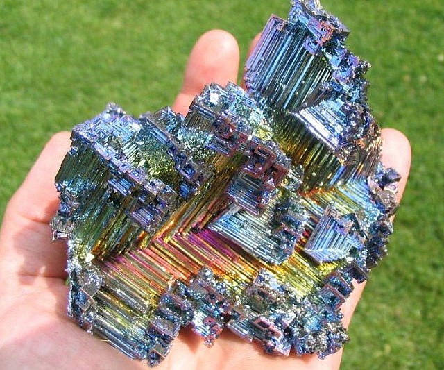 Bismuth+crystal