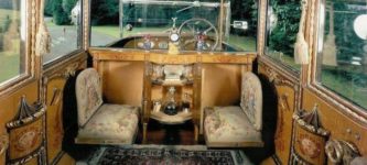 Inside+a+1926+Rolls+Royce