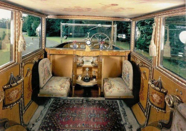Inside+a+1926+Rolls+Royce