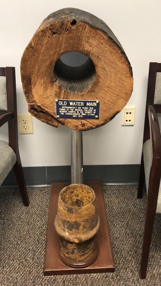 The+city+used+to+use+hollowed+out+logs+as+water+mains.+Circa+1860.