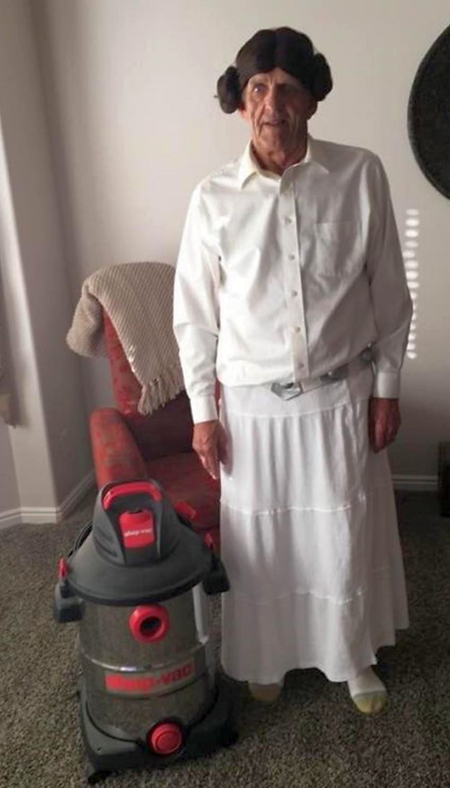 Grandpa%26%238217%3Bs+first+attempt+at+cosplay+turned+out+spectacular.