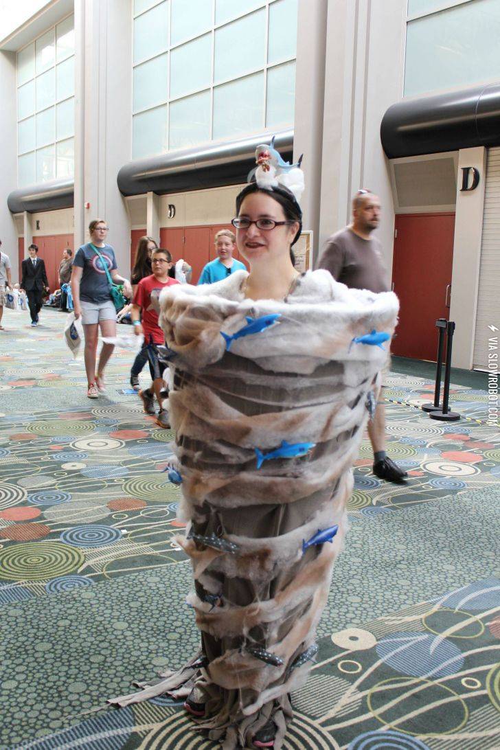 Woman+cosplayed+as+a+Sharknado