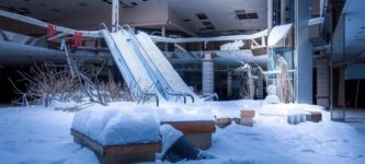 Abandoned+mall+filled+with+snow