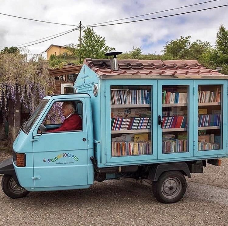 Retired+teacher+drives+portable+library+to+encourage+reading%21