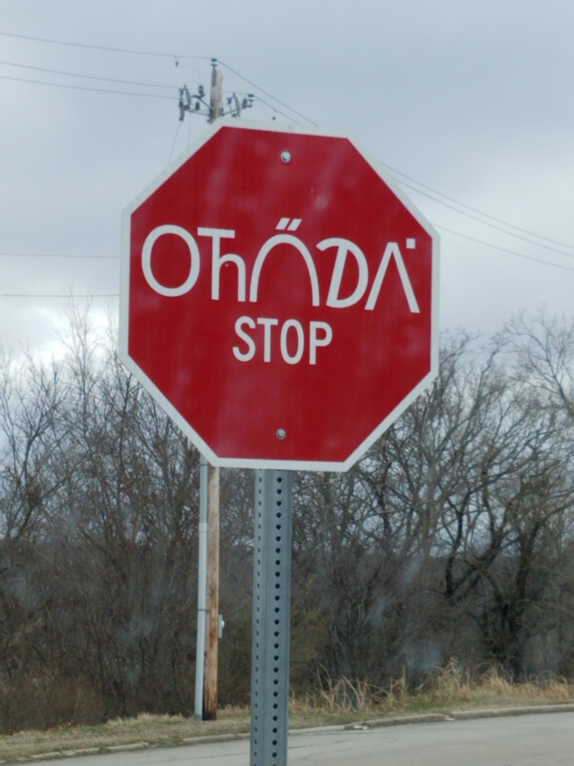 This+STOP+sign+in+Pawhuska%2C+Oklahoma+featuring+the+Osage+Indian+language
