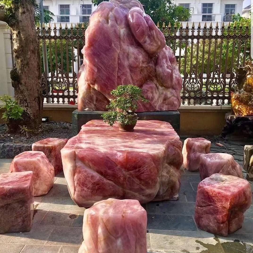 Crystal+furniture+set+that+looks+like+raw+chunks+of+meat