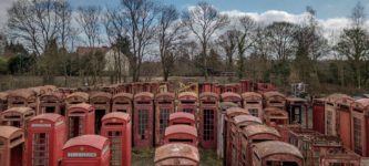 A+telephone+booth+cemetery+on+the+outskirts+of+London