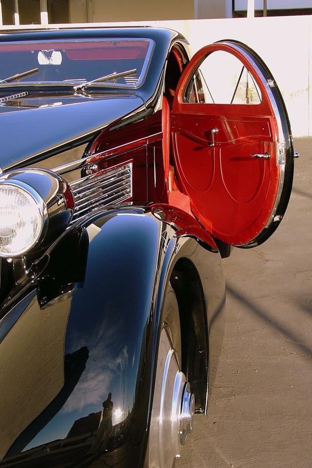 The+door+of+a+1925+Rolls+Royce+Phantom