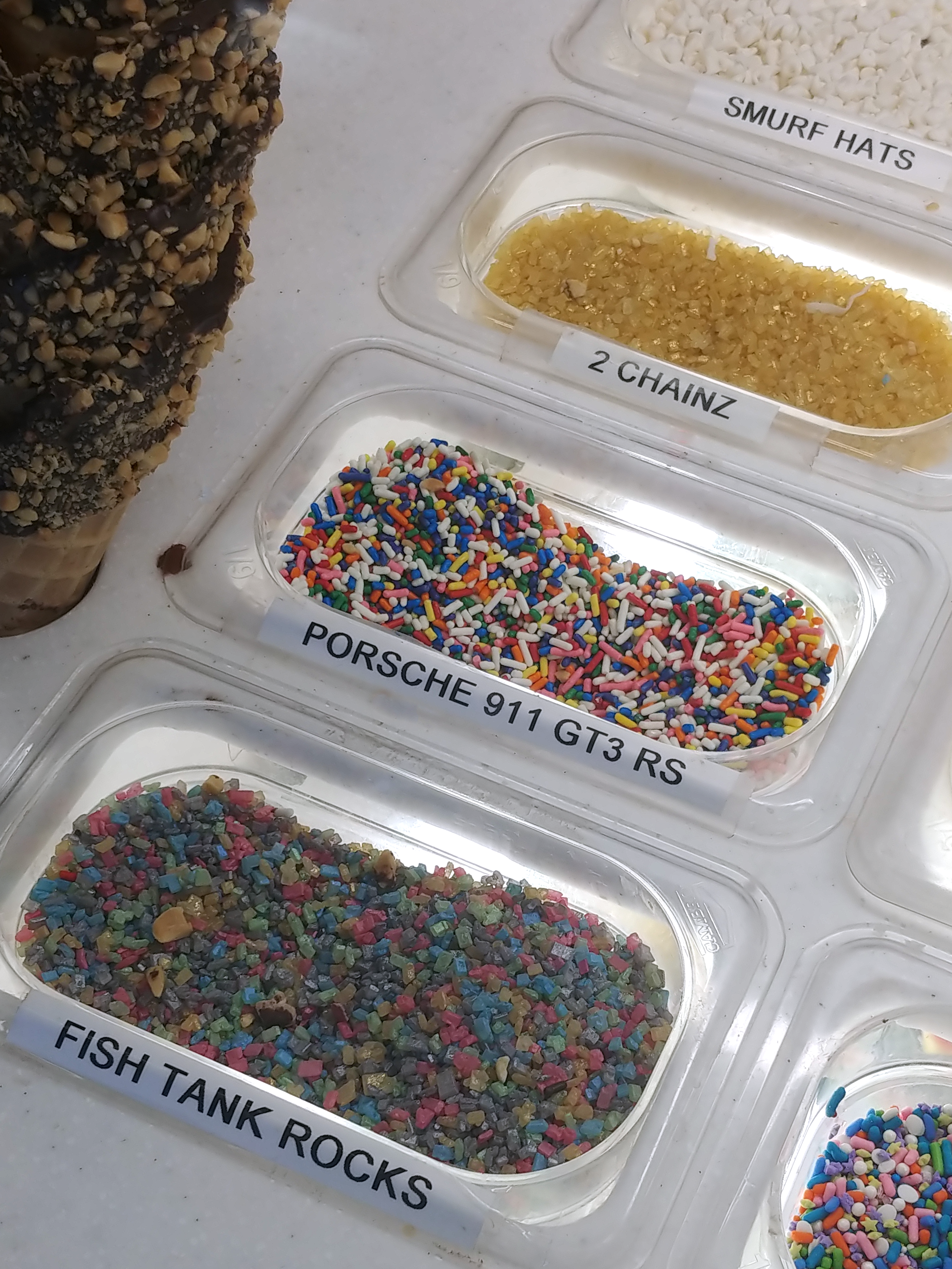 Fun+with+ice+cream+toppings.