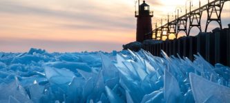 Ice+shards+along+Lake+Michigan