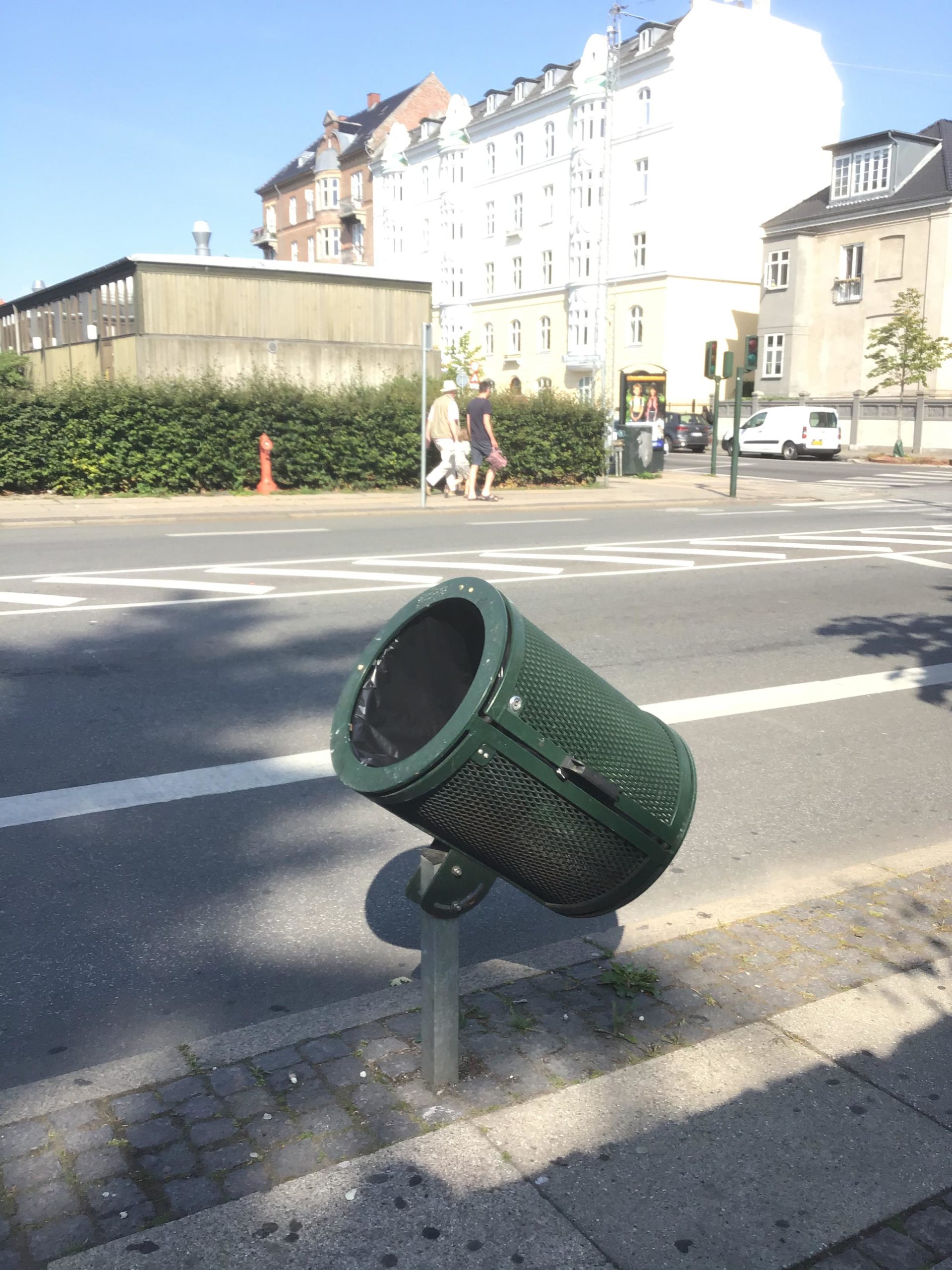 Copenhagen+has+angled+bins+so+cyclists+can+throw+away+trash+on+the+go.