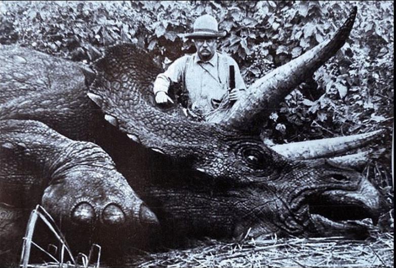 Theodore+Roosevelt+with+the+last+triceratops+%7E1909