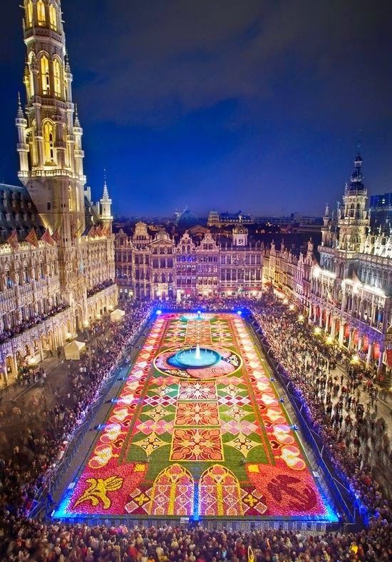 The+Carpet+of+Flowers+Festival+%26%238216%3B+Grand+Place%2C+Brussels%2C+Belgium
