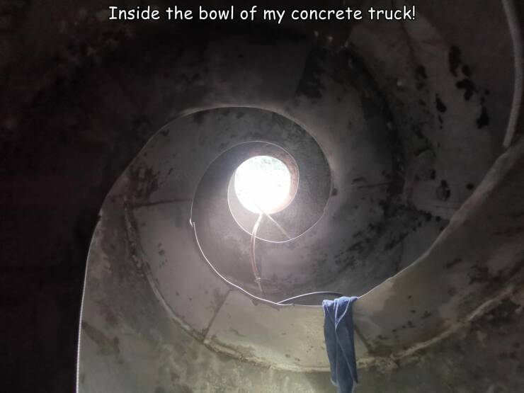 inside+the+bowl+of+a+concrete+truck